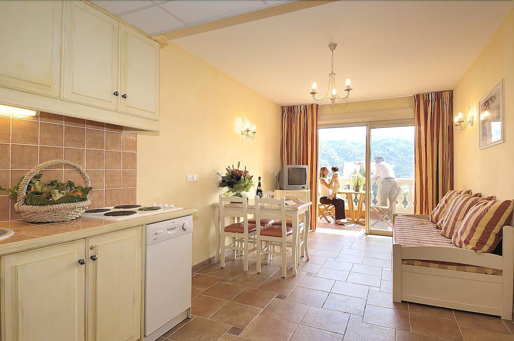 Appart Hotel Lou Castelet Carros Buitenkant foto